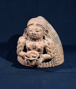 Antropomorfe vaas, uit Peten, Guatemala